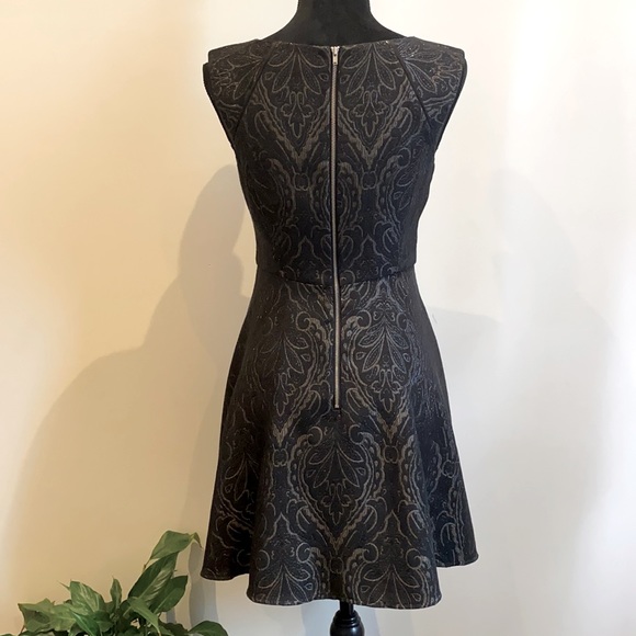 Forever New Black Fit & Flare Dress Damask detail - Picture 2 of 6